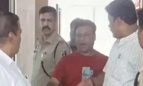 लूट की शिकायत करने वाला कारोबारी पुलिस हिरासत में, मामला अब सट्टे से जुड़ा लूट की शिकायत करने वाला कारोबारी पुलिस हिरासत में, मामला अब सट्टे से जुड़ा