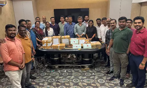 Mumbai : क्राइम ब्रांच ने चेंबूर में 3.31 करोड़ के जुए के अड्डे का भंडाफोड़ किया Mumbai : क्राइम ब्रांच ने चेंबूर में 3.31 करोड़ के जुए के अड्डे का भंडाफोड़ किया