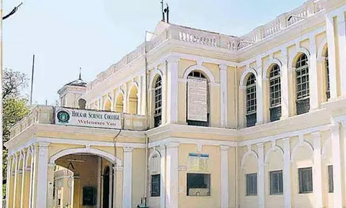 Indore : होलकर कॉलेज ने 5 साल में 1,514 प्लेसमेंट दर्ज किए Indore : होलकर कॉलेज ने 5 साल में 1,514 प्लेसमेंट दर्ज किए