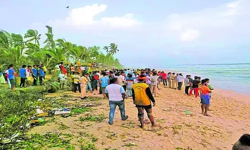 Maharashtra : बेलगाम में एक ही परिवार के तीन सदस्य डूबे, चार लापता Maharashtra : बेलगाम में एक ही परिवार के तीन सदस्य डूबे, चार लापता