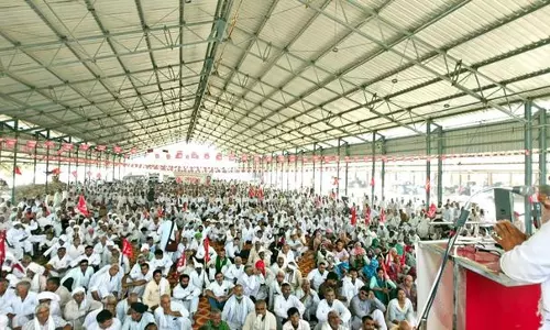 राज्य स्तरीय बैठक में किसानों ने कर्जमाफी और MSP के लिए कानूनी गारंटी की मांग की राज्य स्तरीय बैठक में किसानों ने कर्जमाफी और MSP के लिए कानूनी गारंटी की मांग की