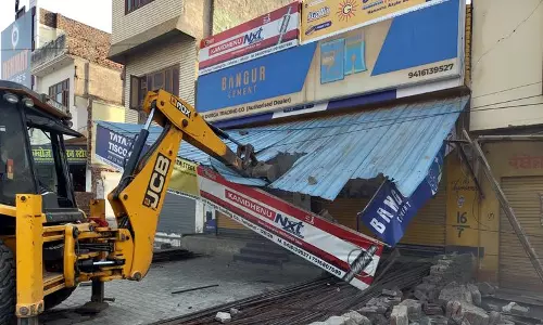 Haryana : एमसी की कार्रवाई के खिलाफ व्यापारियों ने दशहरे पर फतेहाबाद के बाजार क्यों बंद रखे Haryana : एमसी की कार्रवाई के खिलाफ व्यापारियों ने दशहरे पर फतेहाबाद के बाजार क्यों बंद रखे