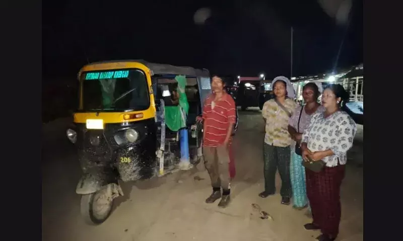 Manipur पुलिस ने मैतेई बहुल इलाके से दो कुकी को बचाया Manipur पुलिस ने मैतेई बहुल इलाके से दो कुकी को बचाया