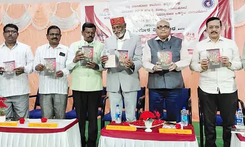 बहुलवादी भारत को बचाने की जिम्मेदारी लेखक पर है: Mr. Veerabhadrappa