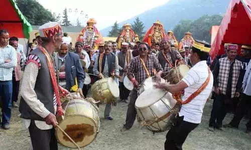 Kullu दशहरा उत्सव में भाग लेने के लिए 262 देवी-देवता पहुंचे