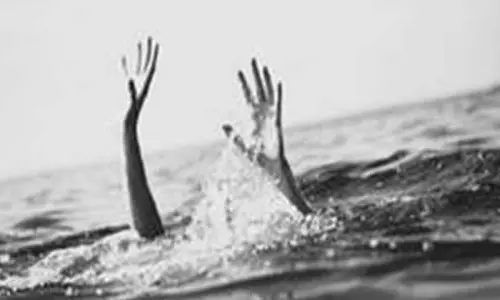 Kolar : दो लापता नाबालिग लड़कियों के शव कुएं में मिले Kolar : दो लापता नाबालिग लड़कियों के शव कुएं में मिले