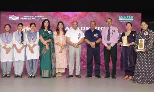 Jalandhar: 70 स्कूलों के दसवीं कक्षा के सफल विद्यार्थियों और मार्गदर्शकों को सम्मानित किया गया Jalandhar: 70 स्कूलों के दसवीं कक्षा के सफल विद्यार्थियों और मार्गदर्शकों को सम्मानित किया गया