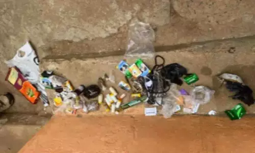 Bargarh: जेलों में छापेमारी, मादक पदार्थ जब्त Bargarh: जेलों में छापेमारी, मादक पदार्थ जब्त