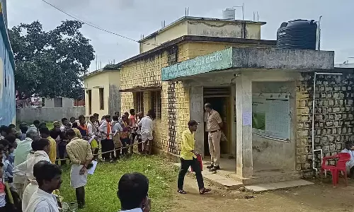 Gurumathkal : मूंगफली के बीज का वितरण शुरू Gurumathkal : मूंगफली के बीज का वितरण शुरू