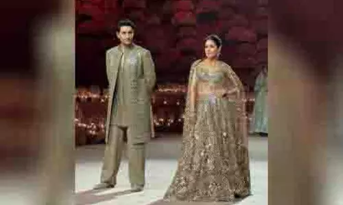 Sara-Ibrahim ने अभिनव मिश्रा के लिए पहली रैंप वॉक में दिखाया जलवा Sara-Ibrahim ने अभिनव मिश्रा के लिए पहली रैंप वॉक में दिखाया जलवा