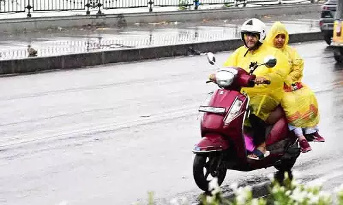 Hyderabad में फिर बारिश, जलभराव और जलाशयों का पानी बाहर निकलने की समस्या Hyderabad में फिर बारिश, जलभराव और जलाशयों का पानी बाहर निकलने की समस्या
