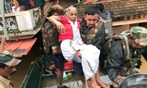 भूटान में बाढ़ पीड़ितों की मदद करने पहुंची भारतीय सेना, चुनौतियों के बीच बचाई कई जिंदगियां भूटान में बाढ़ पीड़ितों की मदद करने पहुंची भारतीय सेना, चुनौतियों के बीच बचाई कई जिंदगियां