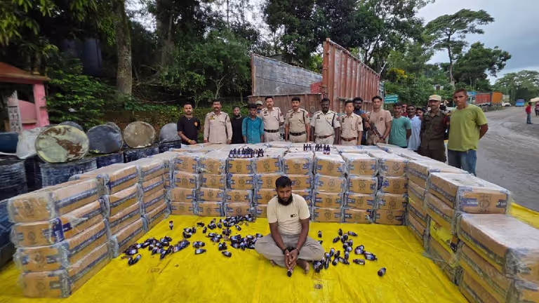 Assam -त्रिपुरा सीमा पर 2 करोड़ रुपये मूल्य की कफ सिरप जब्त, एक गिरफ्तार