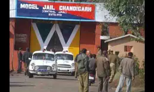 Chandigarh: पुरानी रंजिश को लेकर बुड़ैल जेल के अंदर दो हमलावरों पर गोलीबारी Chandigarh: पुरानी रंजिश को लेकर बुड़ैल जेल के अंदर दो हमलावरों पर गोलीबारी