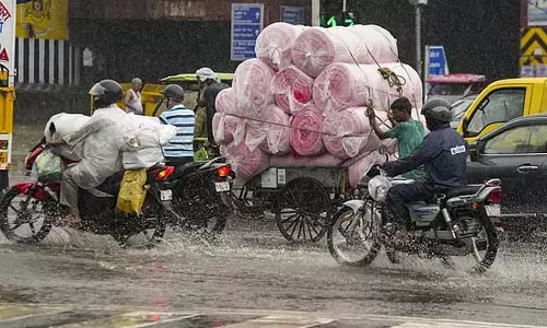 Tamil Nadu : सुबह धूप खिली दोपहर में बारिश Tamil Nadu : सुबह धूप खिली दोपहर में बारिश