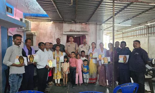 जूटमिल थाना में कोटवारों की बैठक और सम्मान समारोह