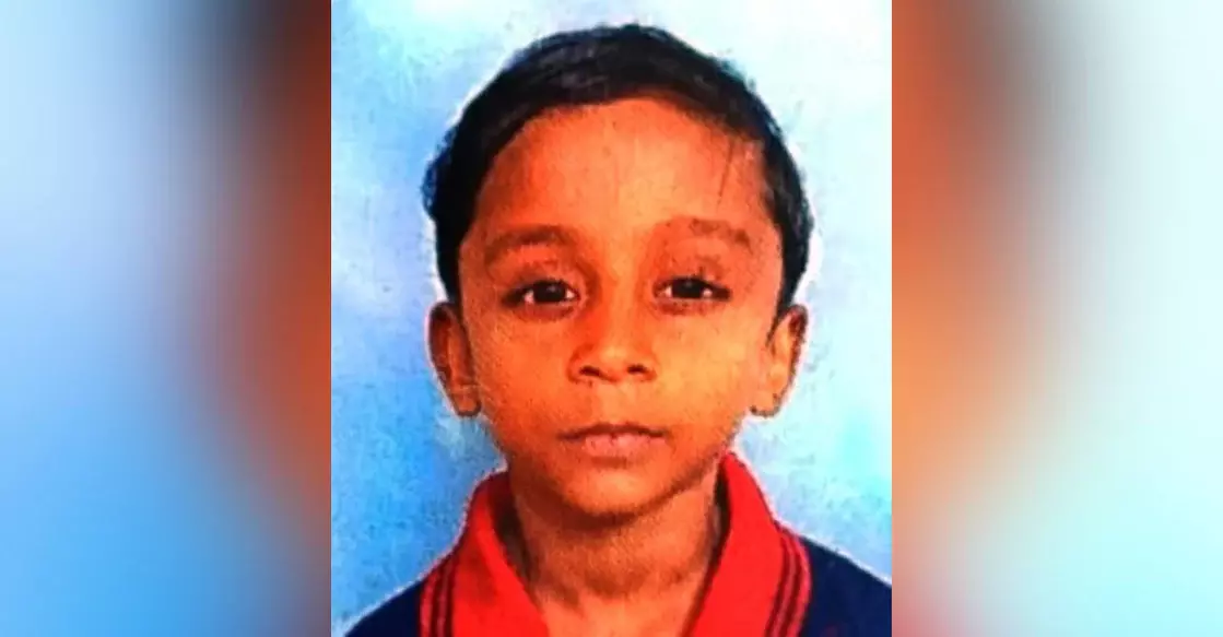 Kerala : मलप्पुरम में दुर्घटना में 6 वर्षीय बच्चे की मौत Kerala : मलप्पुरम में दुर्घटना में 6 वर्षीय बच्चे की मौत