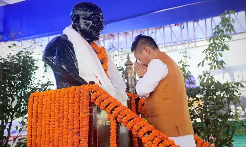 Sikkim  में स्वच्छता और सामुदायिक सेवा के लिए पुरस्कार देकर गांधी जयंती मनाई गई