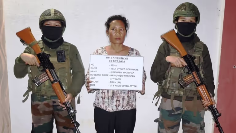 Arunachal के तिरप जिले में एनएससीएन (IM) कैडर ने असम राइफल्स के समक्ष आत्मसमर्पण किया Arunachal के तिरप जिले में एनएससीएन (IM) कैडर ने असम राइफल्स के समक्ष आत्मसमर्पण किया