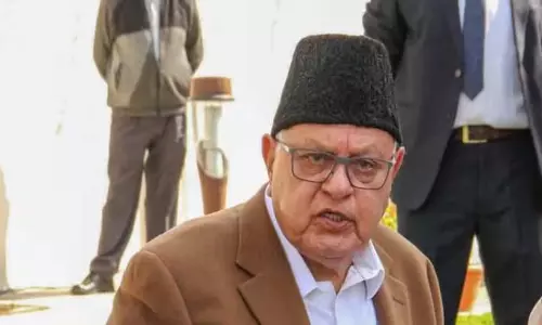 J&K के पूर्व मुख्यमंत्री फारूक अब्दुल्ला को अस्पताल से छुट्टी मिली J&K के पूर्व मुख्यमंत्री फारूक अब्दुल्ला को अस्पताल से छुट्टी मिली