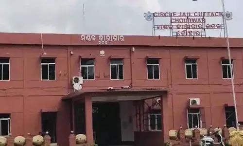 Choudwar Jail Break: मोबाइल-चार्जर बरामद, बड़ी साजिश की जांच शुरू Choudwar Jail Break: मोबाइल-चार्जर बरामद, बड़ी साजिश की जांच शुरू