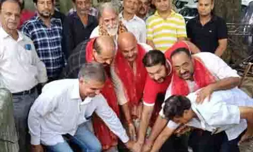 Yudhveer ने वार्ड 10 में गली और नाली के उन्नयन कार्य का शुभारंभ किया Yudhveer ने वार्ड 10 में गली और नाली के उन्नयन कार्य का शुभारंभ किया