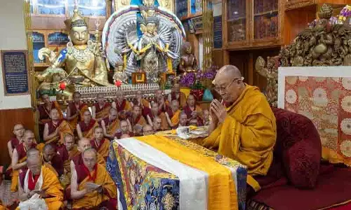 मनुष्य मूलतः एक जैसे हैं, सभी सुख चाहते हैं: Dalai Lama