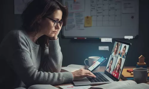 प्राथमिक शिक्षकों पर Online बोझ: सुबह लिंक, दोपहर में फ़ोन
