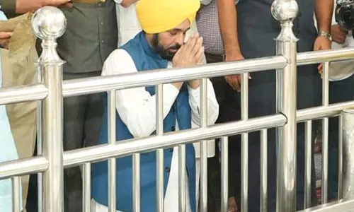 पंजाब: सीएम भगवंत मान ने श्री आनंदपुर साहिब में टेका मत्था, सुख-शांति के लिए की प्रार्थना