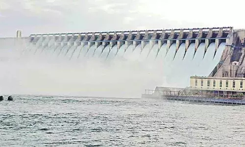 Nagarjuna सागर भरा हुआ घड़ा है.. 22 गेट उठाए गए