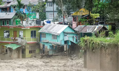 भूटान के ताला बांध के ओवरफ्लो होने से बंगाल में बाढ़ की चेतावनी, NDRF उच्चतम अलर्ट पर भूटान के ताला बांध के ओवरफ्लो होने से बंगाल में बाढ़ की चेतावनी, NDRF उच्चतम अलर्ट पर
