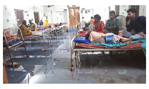 दक्षिण में भारी बारिश, गढ़बेटा अस्पताल जलमग्न दक्षिण में भारी बारिश, गढ़बेटा अस्पताल जलमग्न