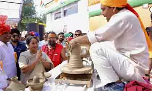 CM रेखा गुप्ता ने प्रजापति समुदाय के विकास पर जोर दिया CM रेखा गुप्ता ने प्रजापति समुदाय के विकास पर जोर दिया