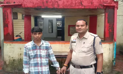 Raipur Breaking: लूट और मारपीट का आरोपी गौरव सिन्हा गिरफ्तार Raipur Breaking: लूट और मारपीट का आरोपी गौरव सिन्हा गिरफ्तार