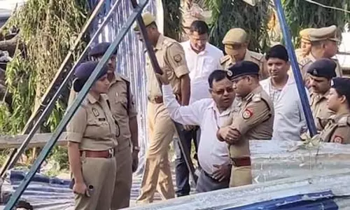 कोचिंग सेंटर धमाका: घटना स्थल पर पहुंचे कानपुर डीआईजी, अधिकारियों से ली जानकारी कोचिंग सेंटर धमाका: घटना स्थल पर पहुंचे कानपुर डीआईजी, अधिकारियों से ली जानकारी