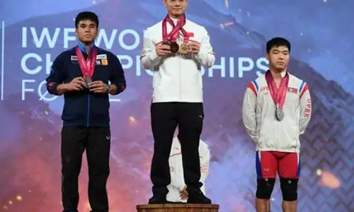 विश्व भारोत्तोलन चैंपियनशिप : चीन के वांग हाओ ने पुरुषों के 60 किग्रा स्नैच और कुल में स्वर्ण पदक जीता विश्व भारोत्तोलन चैंपियनशिप : चीन के वांग हाओ ने पुरुषों के 60 किग्रा स्नैच और कुल में स्वर्ण पदक जीता