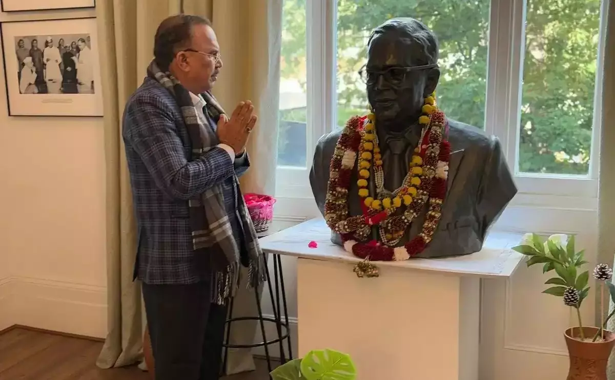Jaipur: अंबेडकर की प्रतिमा पर लंदन में देवनानी ने अर्पित किए पुष्प Jaipur: अंबेडकर की प्रतिमा पर लंदन में देवनानी ने अर्पित किए पुष्प