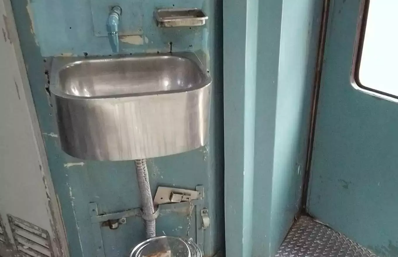 Kharagpur: खड़गपुर मंडल ने बढ़ाया स्वच्छता का अभियान Kharagpur: खड़गपुर मंडल ने बढ़ाया स्वच्छता का अभियान