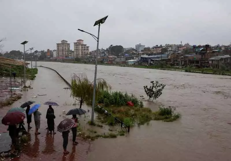 Nepal में भारी बारिश से भूस्खलन और बाढ़ से 51 लोगों की मौत Nepal में भारी बारिश से भूस्खलन और बाढ़ से 51 लोगों की मौत