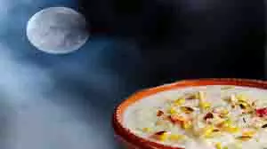 Sharad Purnima 2025 Date: शरद पूर्णिमा आज है, इस दिन की खीर को अमृत समान क्यों कहा जाता है Sharad Purnima 2025 Date: शरद पूर्णिमा आज है, इस दिन की खीर को अमृत समान क्यों कहा जाता है