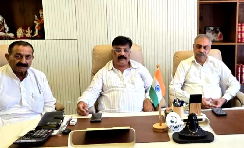 Haryana : गुरुग्राम में व्यापारियों का शिखर सम्मेलन व्यापार सुरक्षा और अपराध वृद्धि पर केंद्रित Haryana : गुरुग्राम में व्यापारियों का शिखर सम्मेलन व्यापार सुरक्षा और अपराध वृद्धि पर केंद्रित