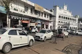 Lucknow: लखनऊ नगर निगम ने लागू की नई पार्किंग नियमावली, टेंडर जल्द Lucknow: लखनऊ नगर निगम ने लागू की नई पार्किंग नियमावली, टेंडर जल्द