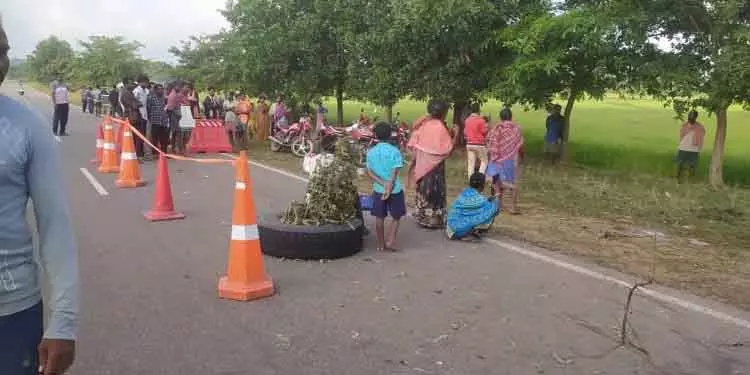Pandripani सड़क दुर्घटना में दो बाइक सवारों की मौत, दो गंभीर Pandripani सड़क दुर्घटना में दो बाइक सवारों की मौत, दो गंभीर