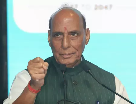 रक्षा निर्माण क्षेत्र में नवाचार, निवेश और निर्यात को नई दिशा देने का प्रयास रक्षा निर्माण क्षेत्र में नवाचार, निवेश और निर्यात को नई दिशा देने का प्रयास