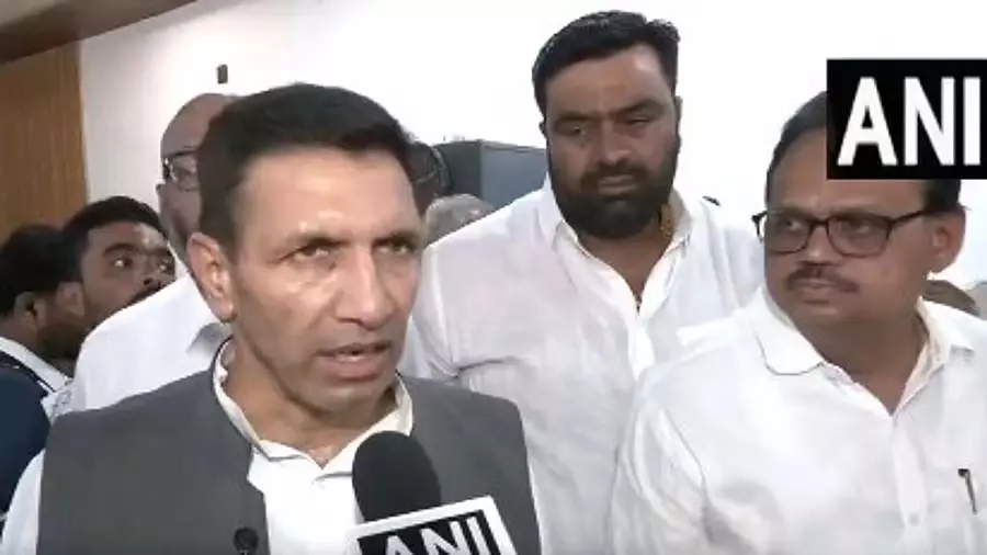 कफ सिरप से मौतें: कांग्रेस ने MP के स्वास्थ्य मंत्री को हटाने की मांग की कफ सिरप से मौतें: कांग्रेस ने MP के स्वास्थ्य मंत्री को हटाने की मांग की