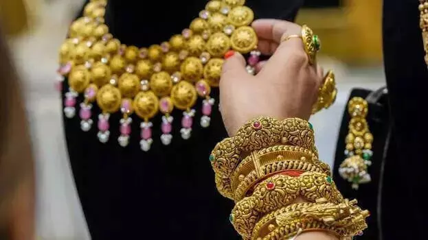 kerala: सोने की कीमत में रिकॉर्ड उछाल, एक दिन में 1000 रुपये की बढ़ोतरी kerala: सोने की कीमत में रिकॉर्ड उछाल, एक दिन में 1000 रुपये की बढ़ोतरी