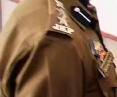 J&K पुलिस ने कुलगाम में ड्रग तस्कर की संपत्ति कुर्क की J&K पुलिस ने कुलगाम में ड्रग तस्कर की संपत्ति कुर्क की