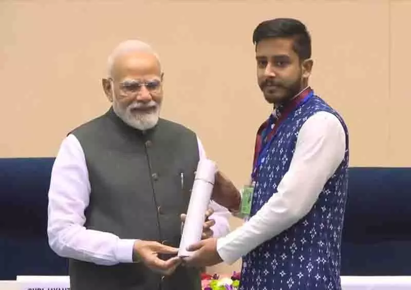 Himachal Pradesh: अनाथ से राष्ट्रीय टॉपर तक! Himachal Pradesh: अनाथ से राष्ट्रीय टॉपर तक!