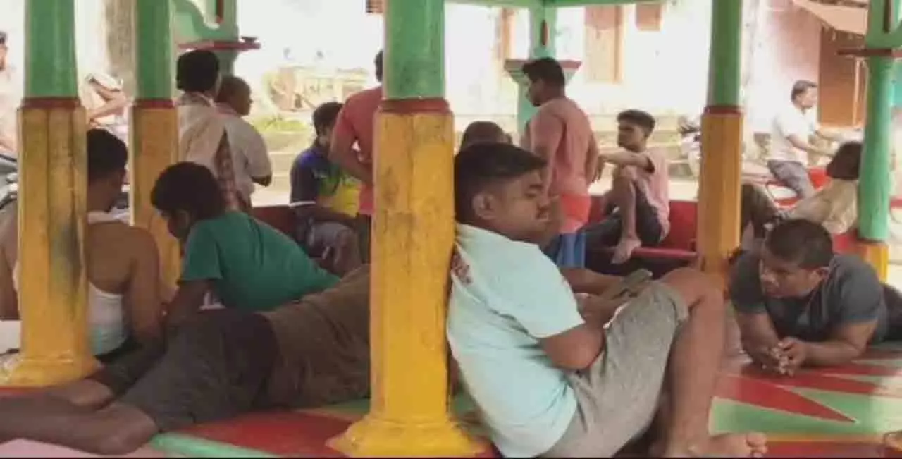 Odisha: पैसों के विवाद में गांव के ही एक युवक की चाकू मारकर हत्या Odisha: पैसों के विवाद में गांव के ही एक युवक की चाकू मारकर हत्या
