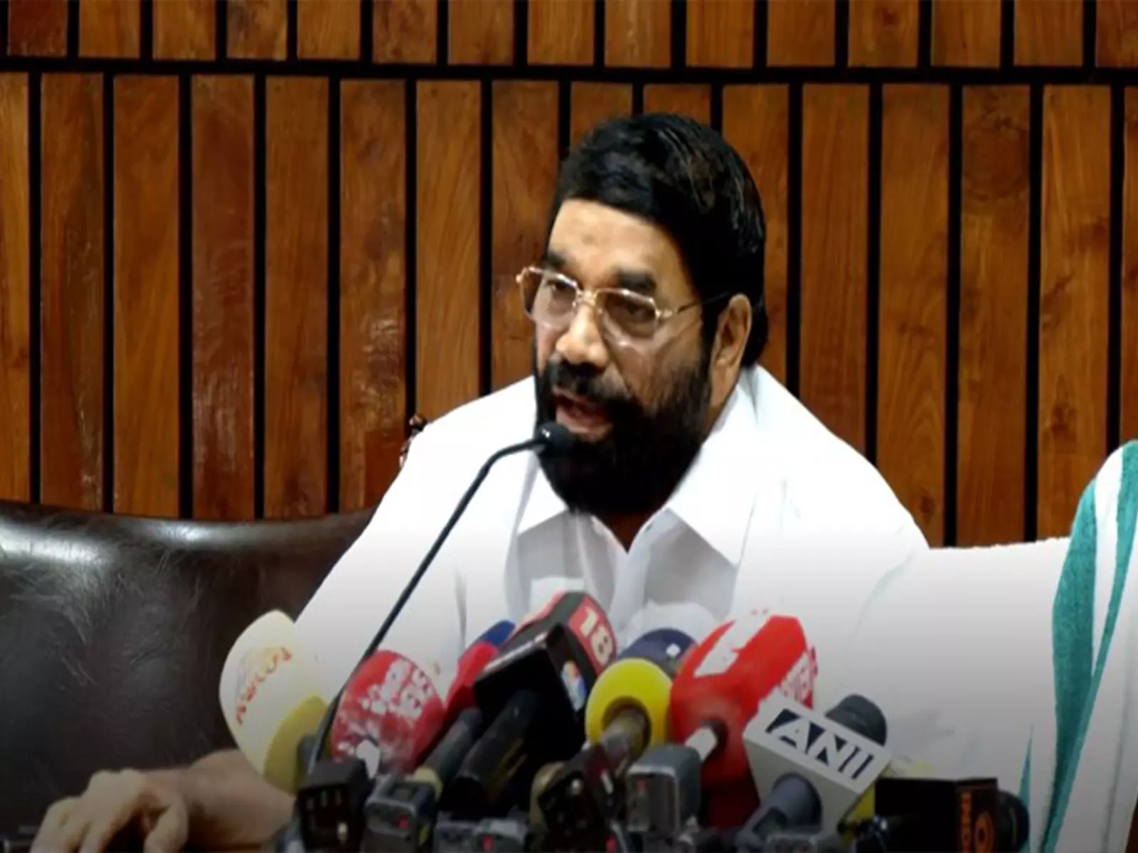 Kerala के मंत्री ने कहा, देवस्वओम बोर्ड सबरीमाला सोना चढ़ाने की जांच रिपोर्ट मंगलवार को सौंपेगा Kerala के मंत्री ने कहा, देवस्वओम बोर्ड सबरीमाला सोना चढ़ाने की जांच रिपोर्ट मंगलवार को सौंपेगा